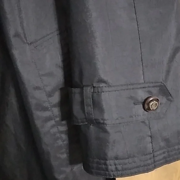 Women's Lightweight Black Trench Coat - Picture 3 of 14